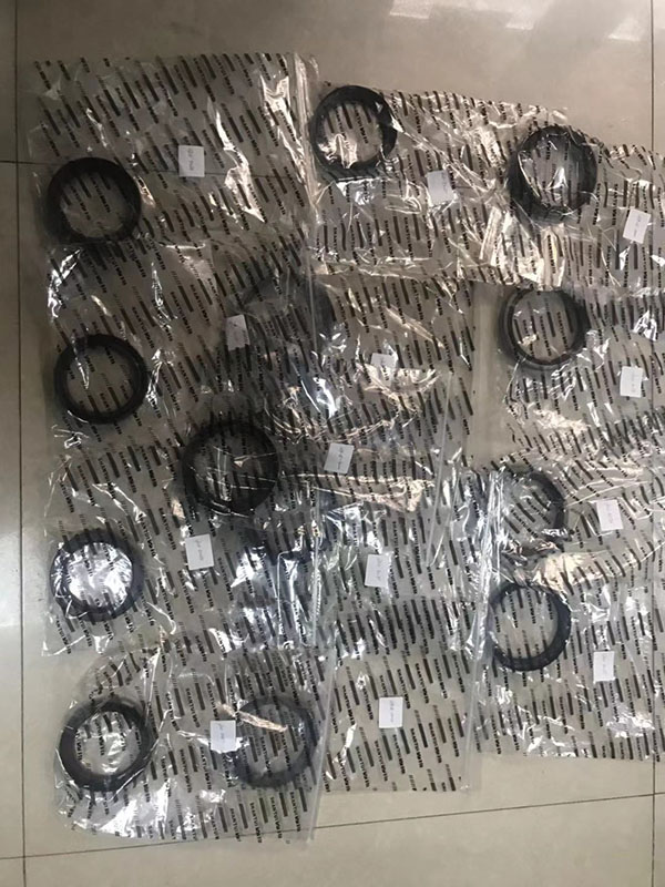 推土机骨架油封